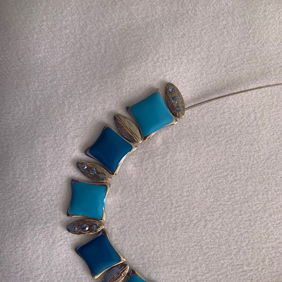 🌸3/$20🌸 Necklace and Matching Earrings Set - Picture 5 of 6